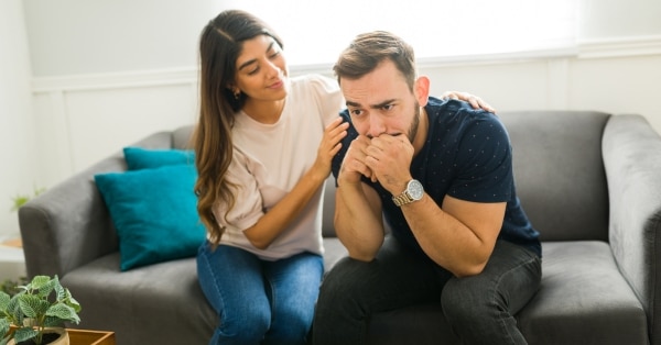 זוג בקונספט תקשורת פתוח